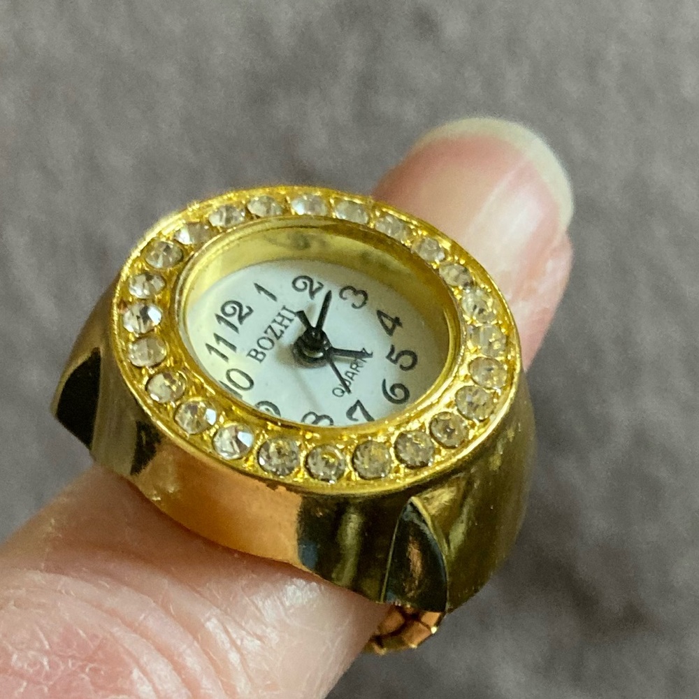 Retro BOZHI Watch Stretch Ring!